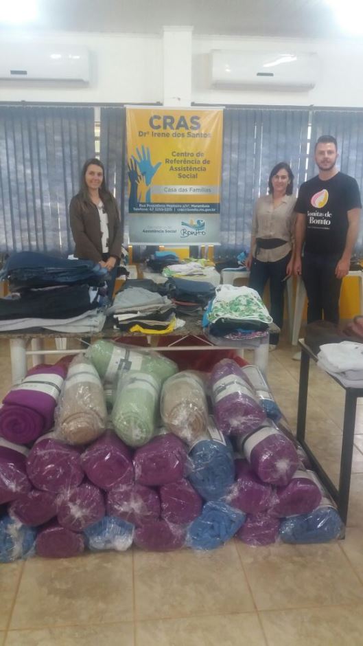 Assistência Social realiza entrega de cobertores e roupas em Bonito