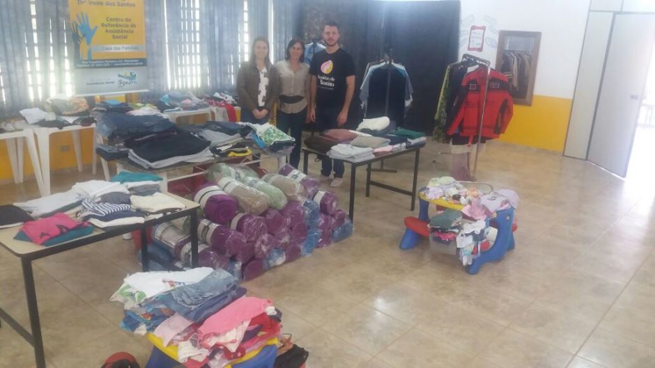 Assistência Social realiza entrega de cobertores e roupas em Bonito