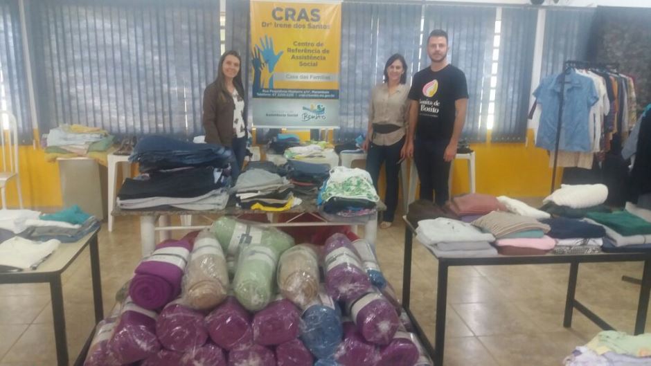 Assistência Social realiza entrega de cobertores e roupas em Bonito