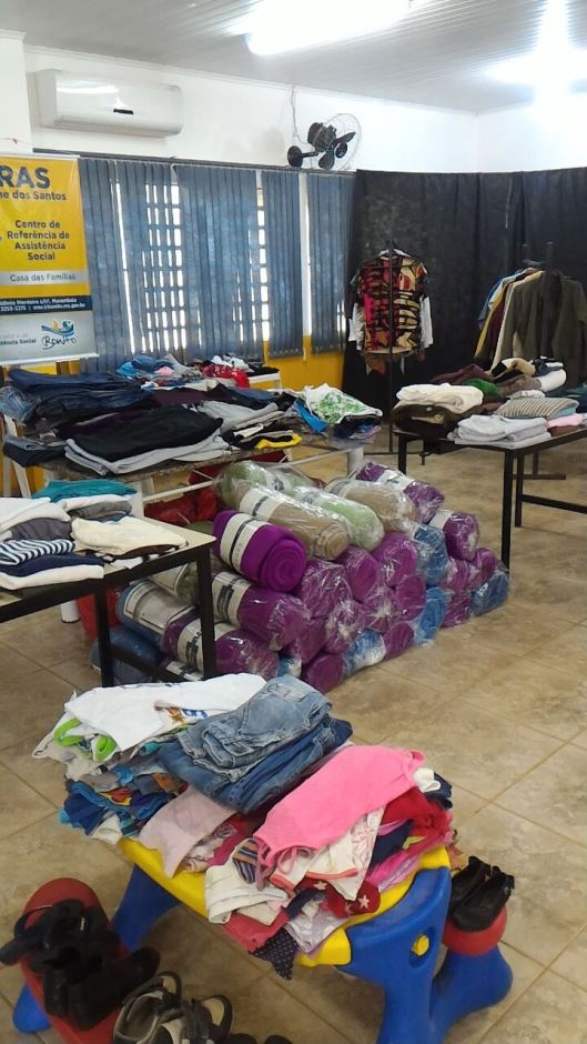 Assistência Social realiza entrega de cobertores e roupas em Bonito