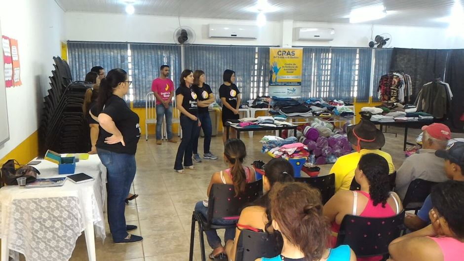 Assistência Social realiza entrega de cobertores e roupas em Bonito