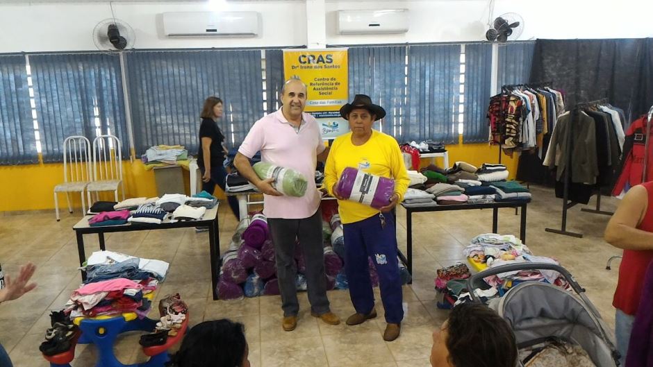Assistência Social realiza entrega de cobertores e roupas em Bonito