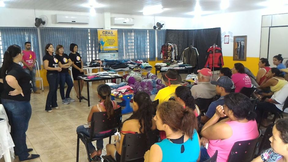 Assistência Social realiza entrega de cobertores e roupas em Bonito