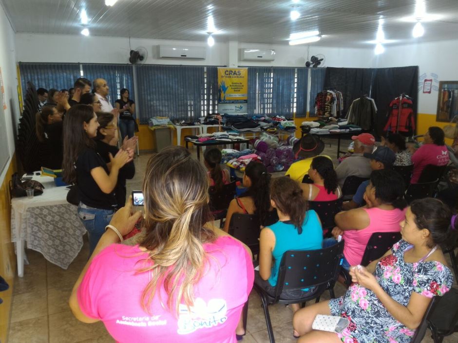 Assistência Social realiza entrega de cobertores e roupas em Bonito