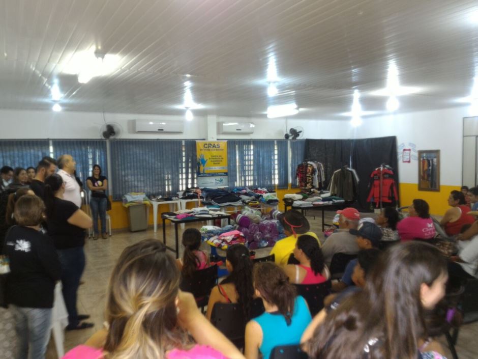 Assistência Social realiza entrega de cobertores e roupas em Bonito