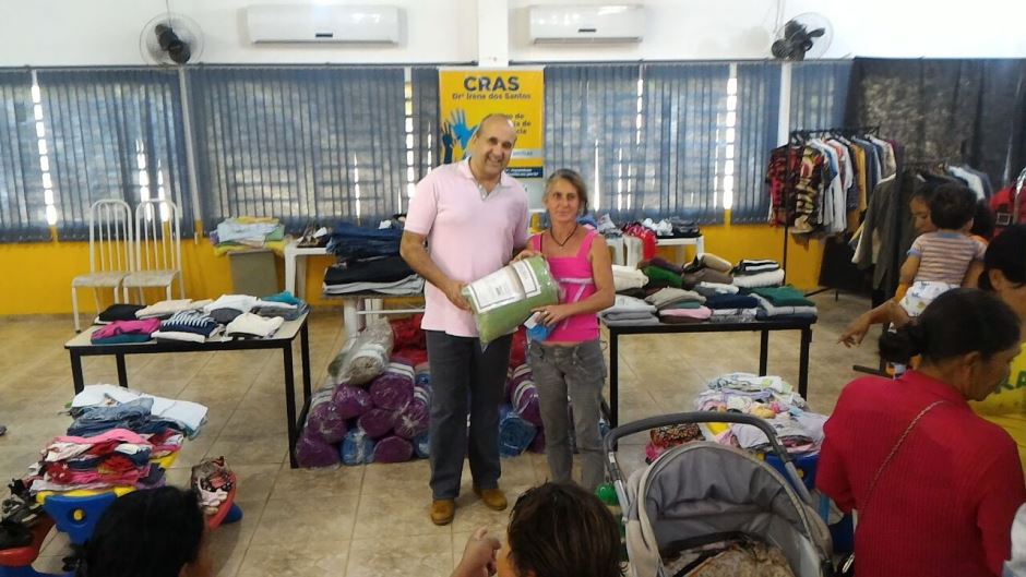 Assistência Social realiza entrega de cobertores e roupas em Bonito