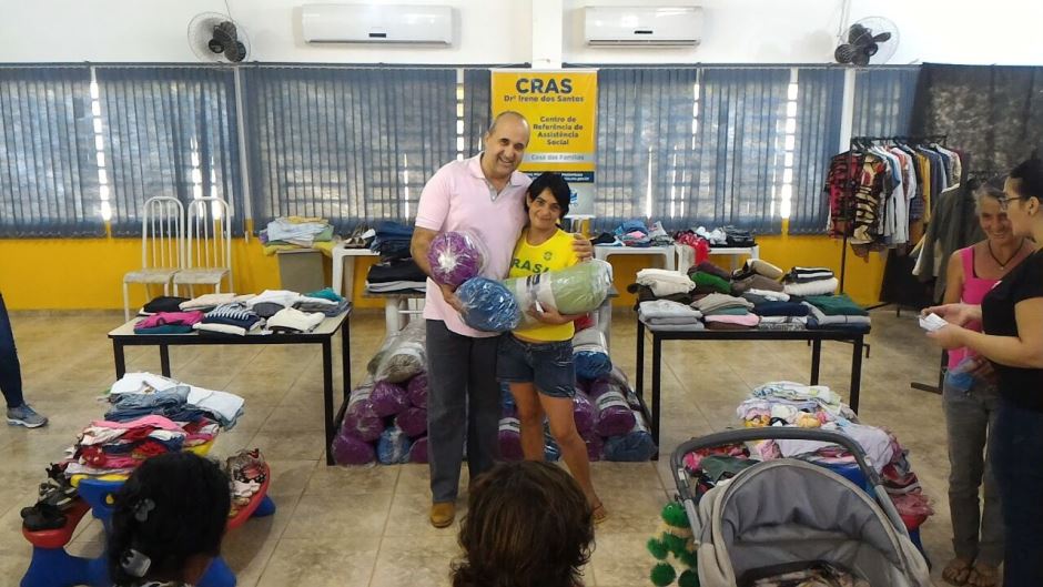 Assistência Social realiza entrega de cobertores e roupas em Bonito