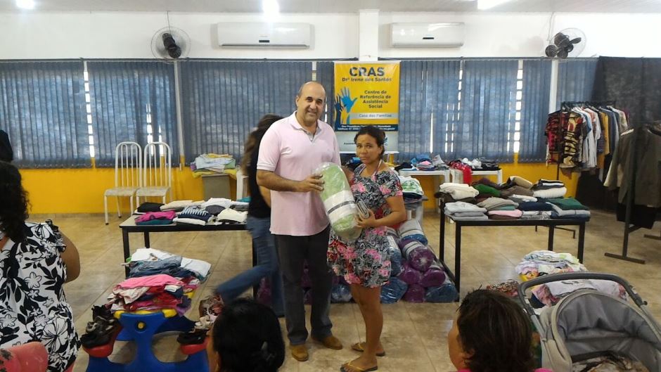 Assistência Social realiza entrega de cobertores e roupas em Bonito