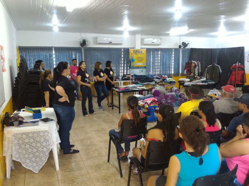 Assistência Social realiza entrega de cobertores e roupas em Bonito