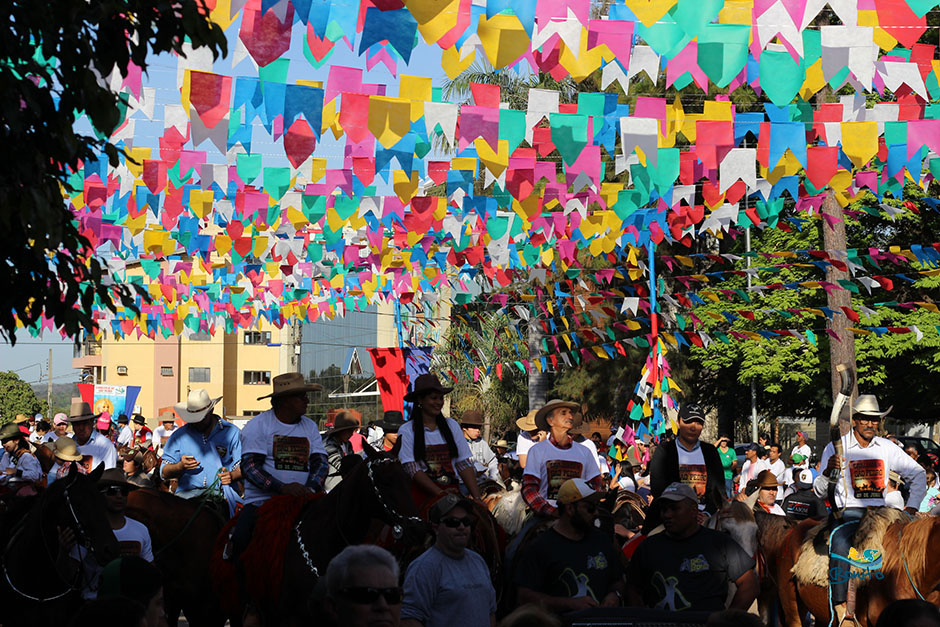 Tradição, Fé, Homenagem e União: Cavalgada e Pedalada de São Pedro reúne centenas de bonitenses