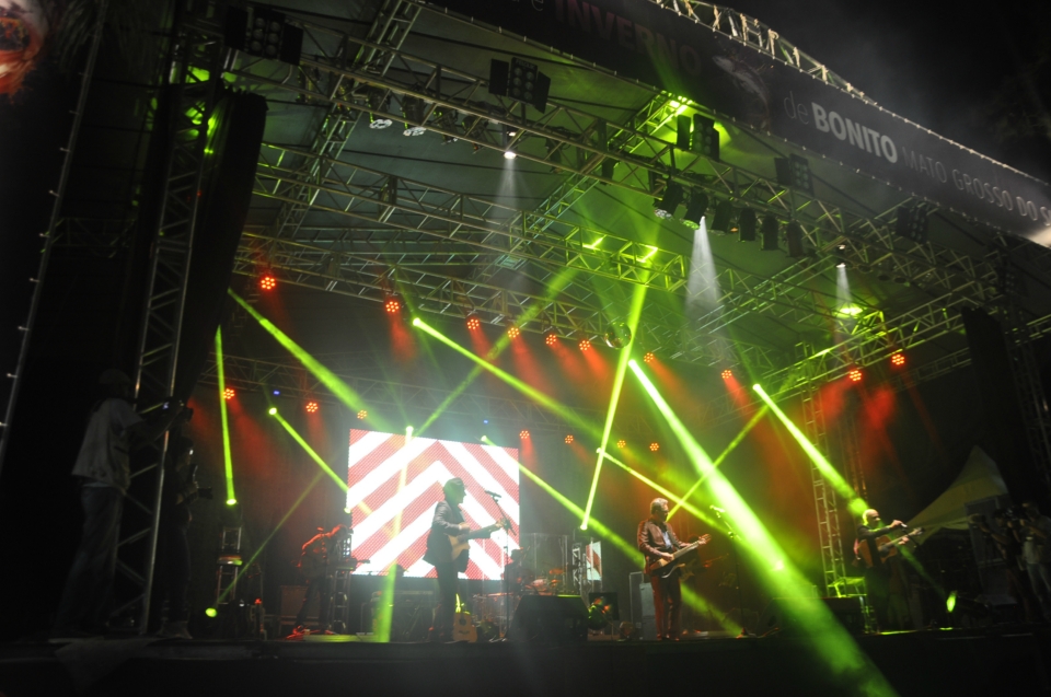 1º Dia de Festival: Recepção do governador, oficina, cortejo, homenagens e muita arte