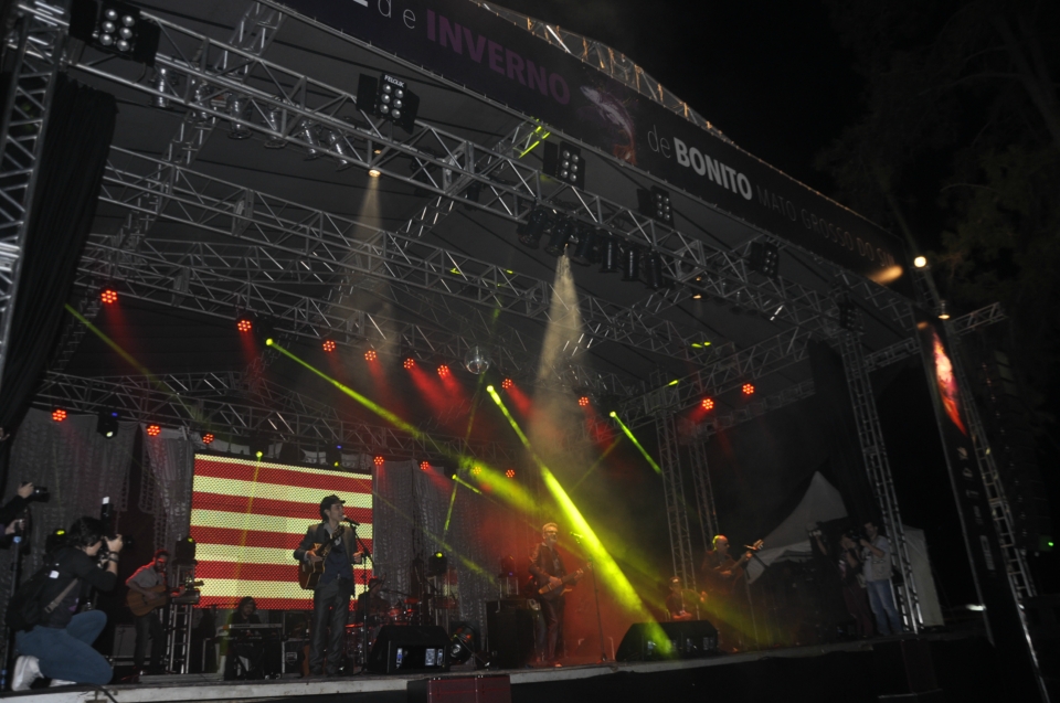 1º Dia de Festival: Recepção do governador, oficina, cortejo, homenagens e muita arte