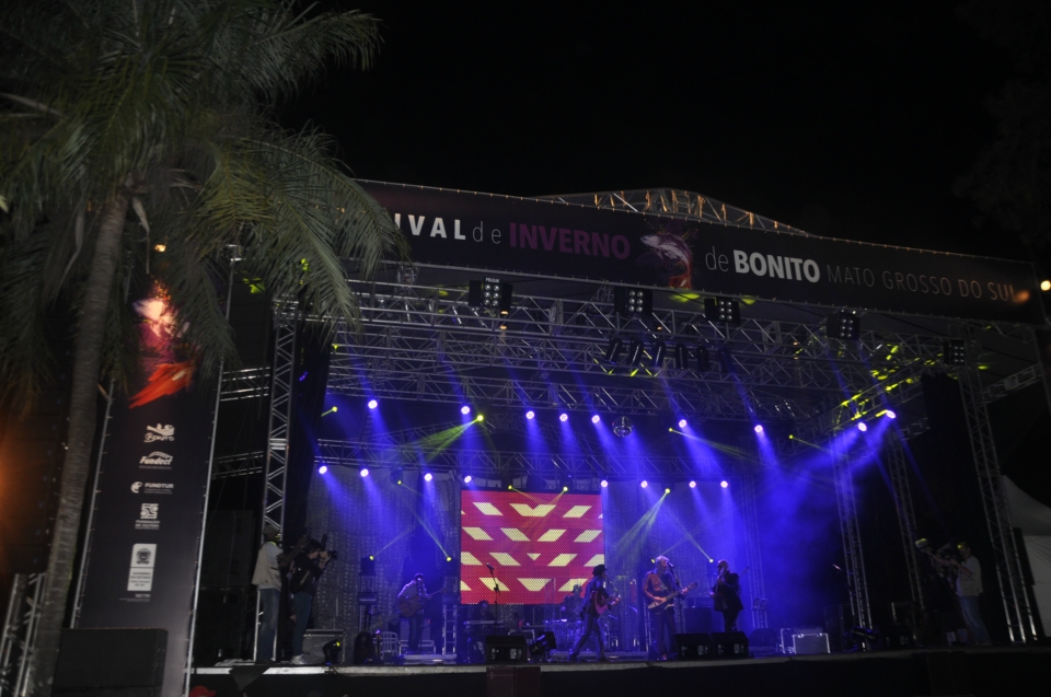 1º Dia de Festival: Recepção do governador, oficina, cortejo, homenagens e muita arte