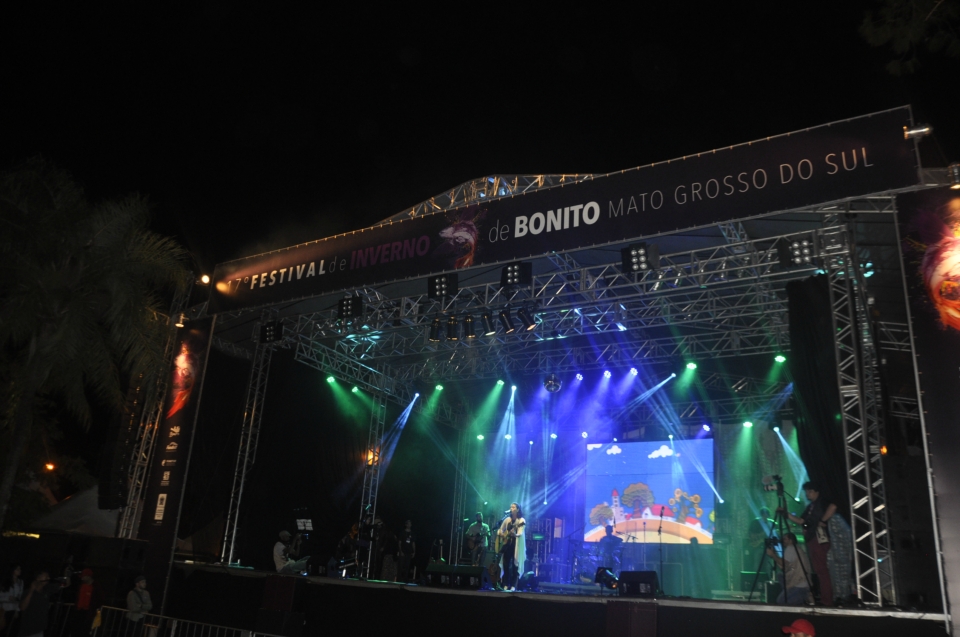 1º Dia de Festival: Recepção do governador, oficina, cortejo, homenagens e muita arte