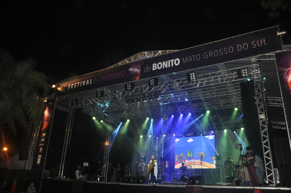 1º Dia de Festival: Recepção do governador, oficina, cortejo, homenagens e muita arte