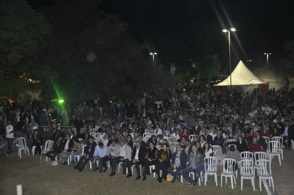 1º Dia de Festival: Recepção do governador, oficina, cortejo, homenagens e muita arte