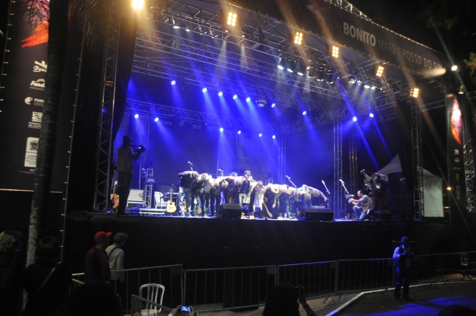 1º Dia de Festival: Recepção do governador, oficina, cortejo, homenagens e muita arte