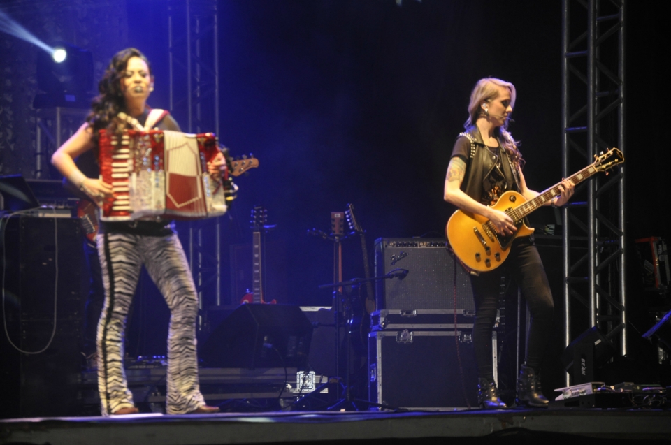 1º Dia de Festival: Recepção do governador, oficina, cortejo, homenagens e muita arte