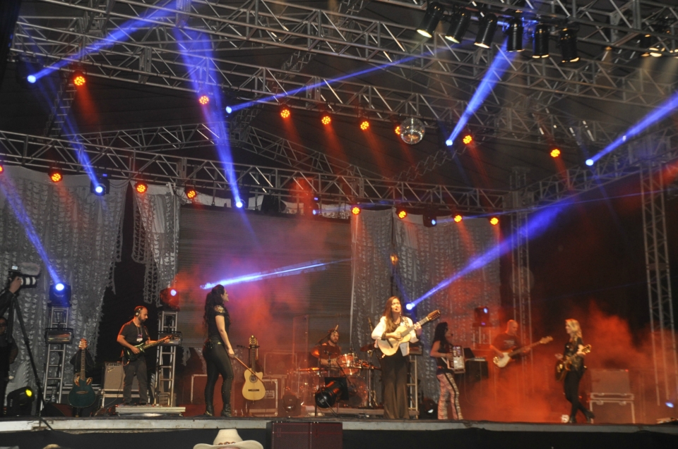 1º Dia de Festival: Recepção do governador, oficina, cortejo, homenagens e muita arte