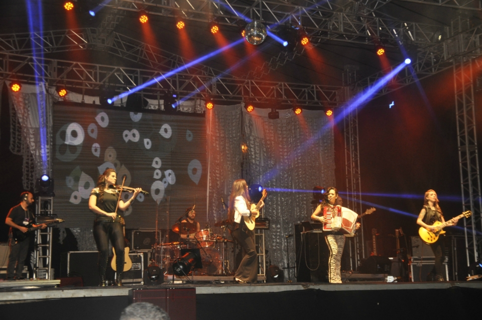 1º Dia de Festival: Recepção do governador, oficina, cortejo, homenagens e muita arte