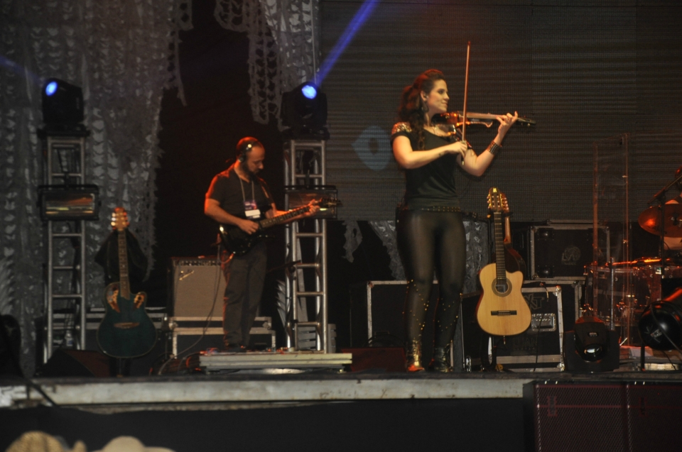 1º Dia de Festival: Recepção do governador, oficina, cortejo, homenagens e muita arte