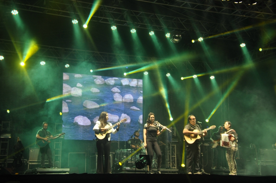 1º Dia de Festival: Recepção do governador, oficina, cortejo, homenagens e muita arte