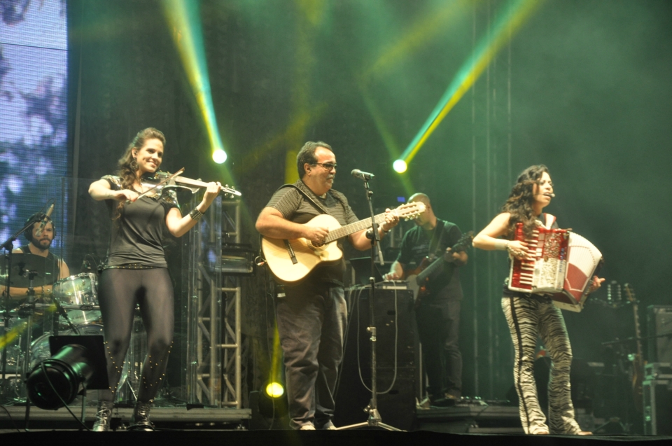 1º Dia de Festival: Recepção do governador, oficina, cortejo, homenagens e muita arte