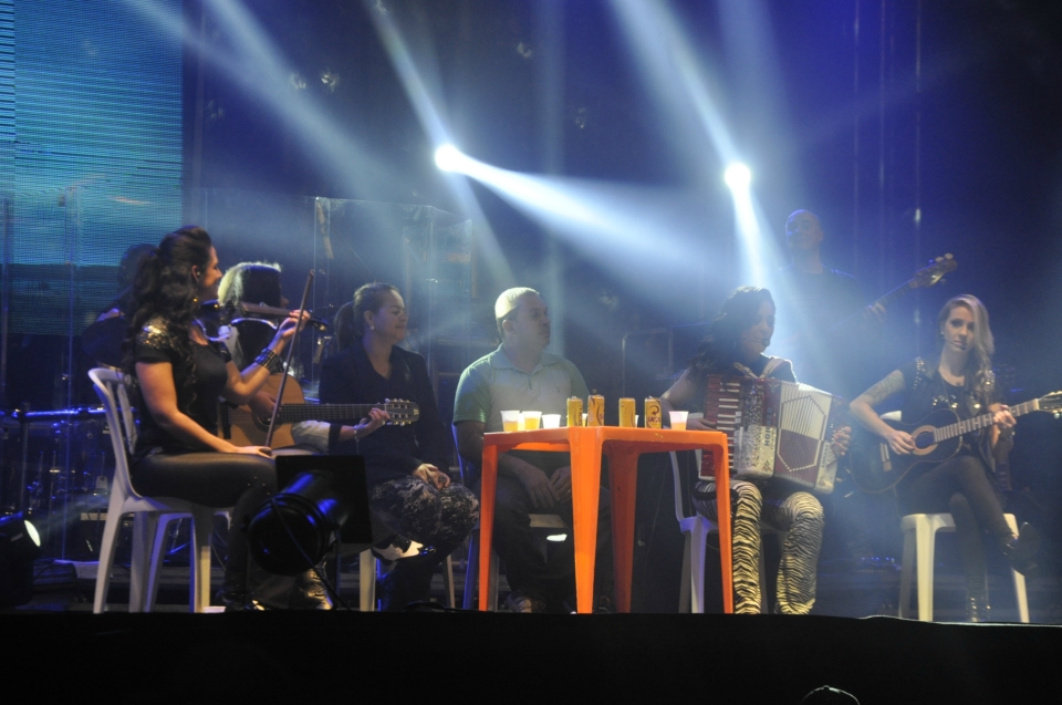 1º Dia de Festival: Recepção do governador, oficina, cortejo, homenagens e muita arte