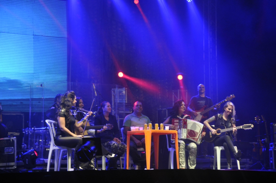 1º Dia de Festival: Recepção do governador, oficina, cortejo, homenagens e muita arte