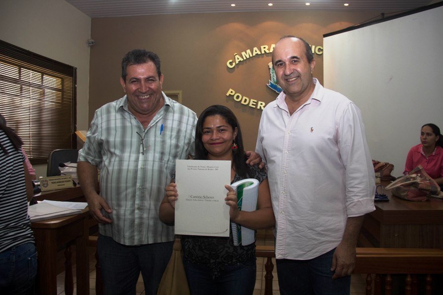 Entrega das escrituras dos lotes dos funcionários públicos municipais de Bonito
