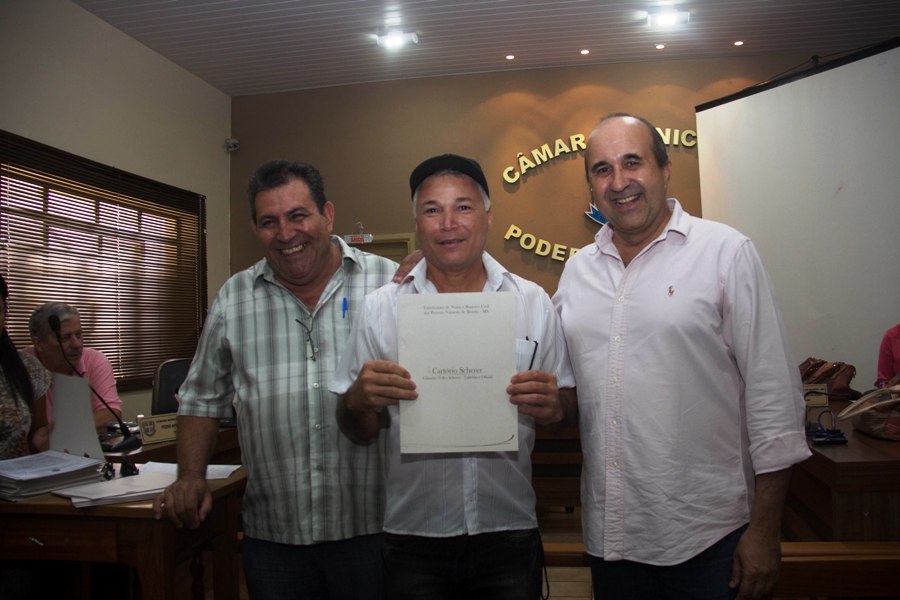 Entrega das escrituras dos lotes dos funcionários públicos municipais de Bonito