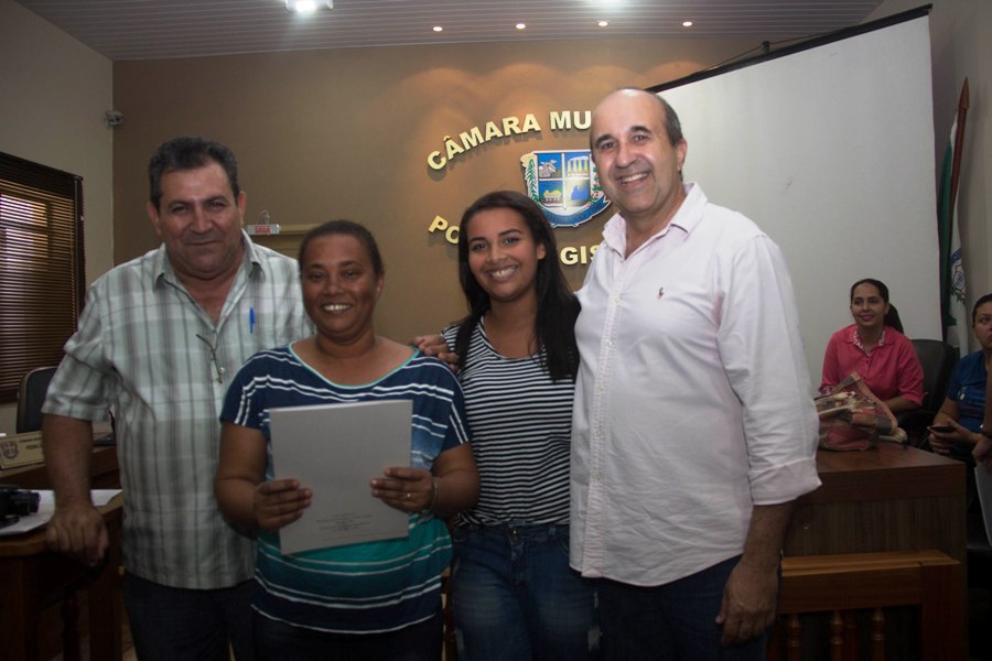 Entrega das escrituras dos lotes dos funcionários públicos municipais de Bonito