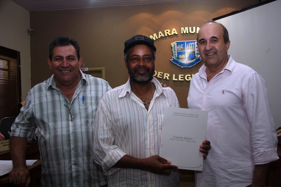 Entrega das escrituras dos lotes dos funcionários públicos municipais de Bonito