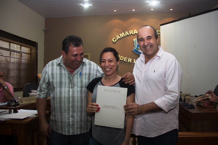 Entrega das escrituras dos lotes dos funcionários públicos municipais de Bonito