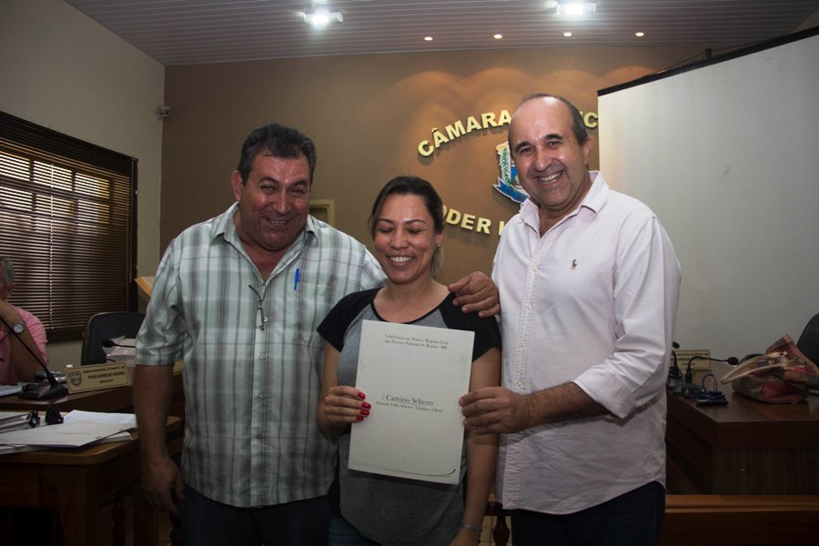 Entrega das escrituras dos lotes dos funcionários públicos municipais de Bonito