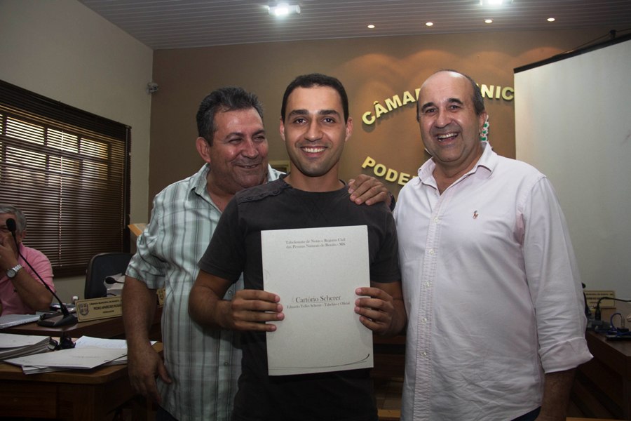 Entrega das escrituras dos lotes dos funcionários públicos municipais de Bonito