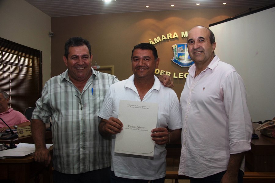 Entrega das escrituras dos lotes dos funcionários públicos municipais de Bonito