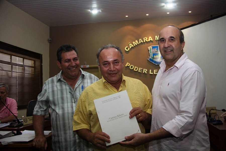 Entrega das escrituras dos lotes dos funcionários públicos municipais de Bonito