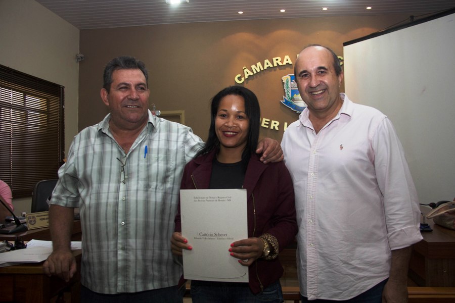 Entrega das escrituras dos lotes dos funcionários públicos municipais de Bonito
