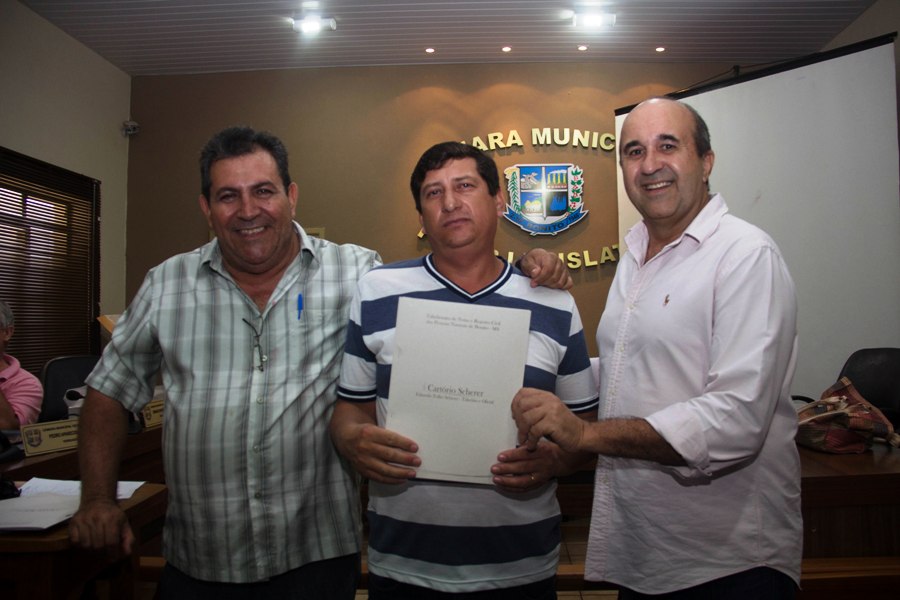 Entrega das escrituras dos lotes dos funcionários públicos municipais de Bonito