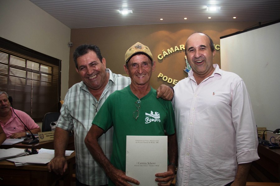Entrega das escrituras dos lotes dos funcionários públicos municipais de Bonito