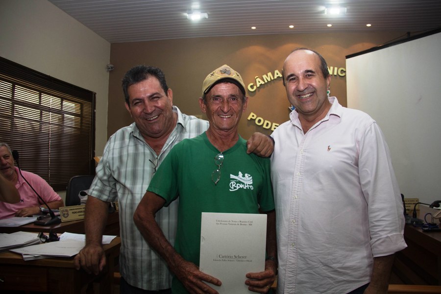 Entrega das escrituras dos lotes dos funcionários públicos municipais de Bonito
