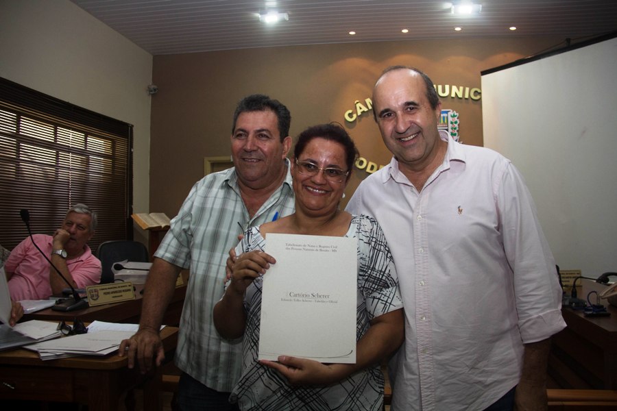 Entrega das escrituras dos lotes dos funcionários públicos municipais de Bonito