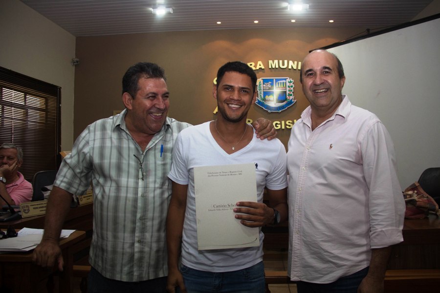 Entrega das escrituras dos lotes dos funcionários públicos municipais de Bonito