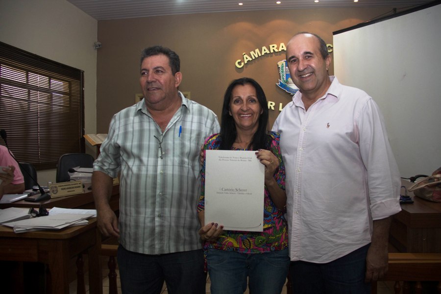 Entrega das escrituras dos lotes dos funcionários públicos municipais de Bonito