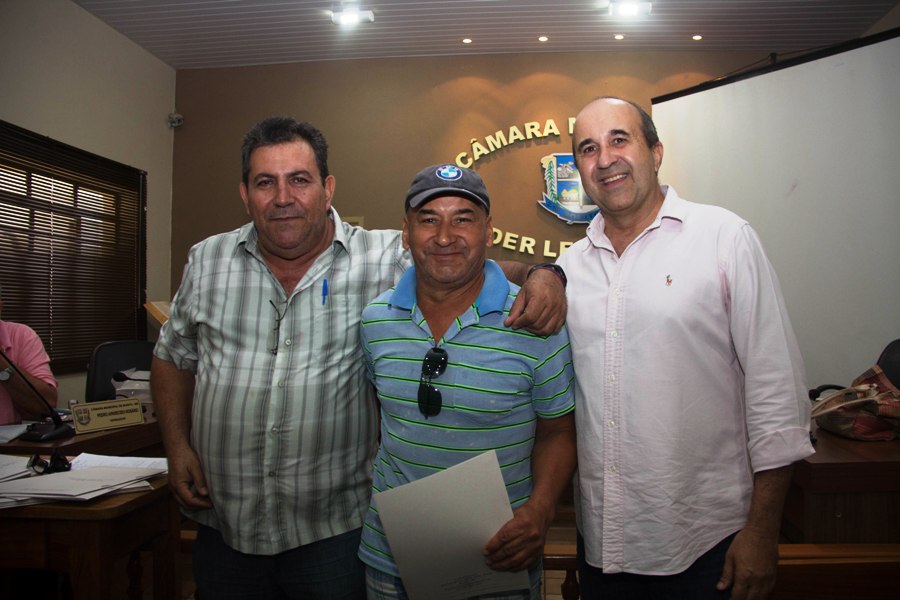 Entrega das escrituras dos lotes dos funcionários públicos municipais de Bonito