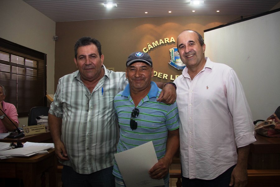 Entrega das escrituras dos lotes dos funcionários públicos municipais de Bonito