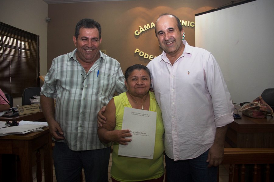 Entrega das escrituras dos lotes dos funcionários públicos municipais de Bonito