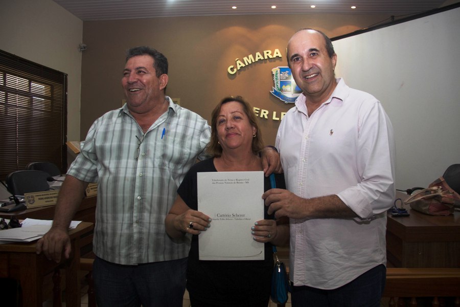 Entrega das escrituras dos lotes dos funcionários públicos municipais de Bonito