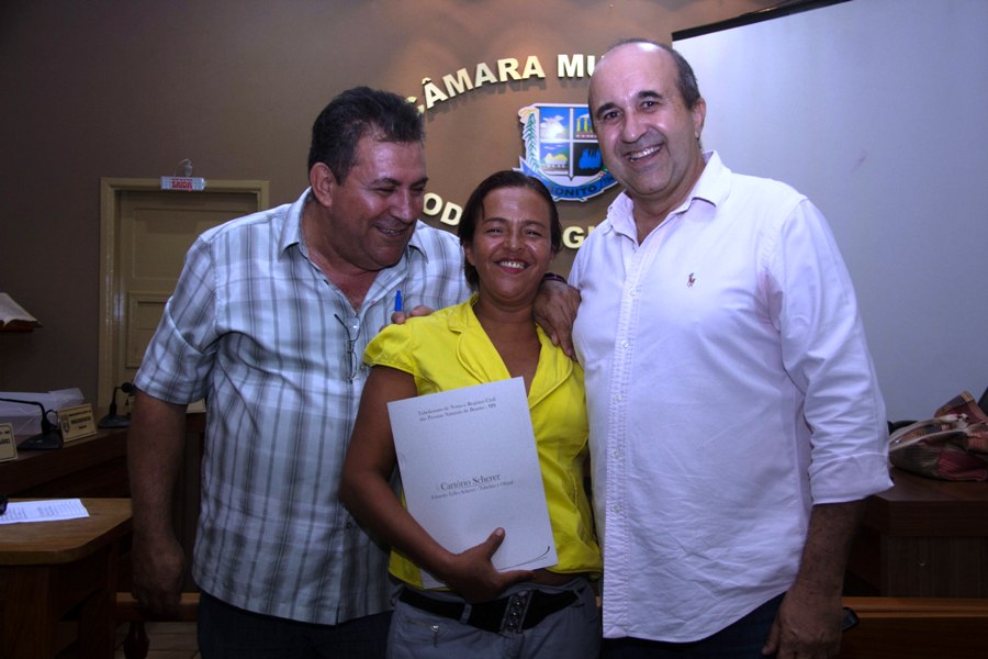 Entrega das escrituras dos lotes dos funcionários públicos municipais de Bonito
